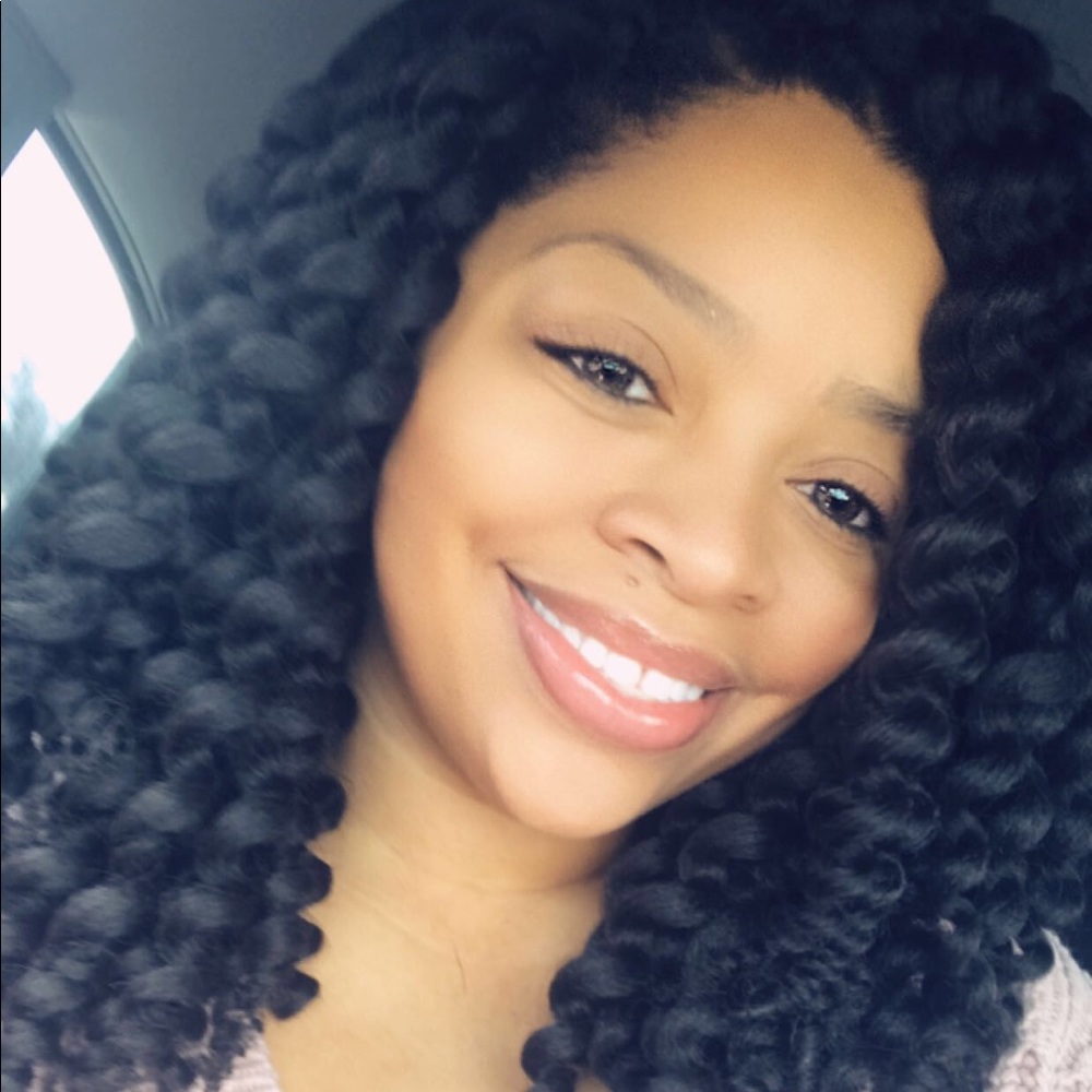 Meet your Posher, Leah